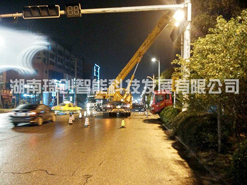 地稅局路口信號燈安裝