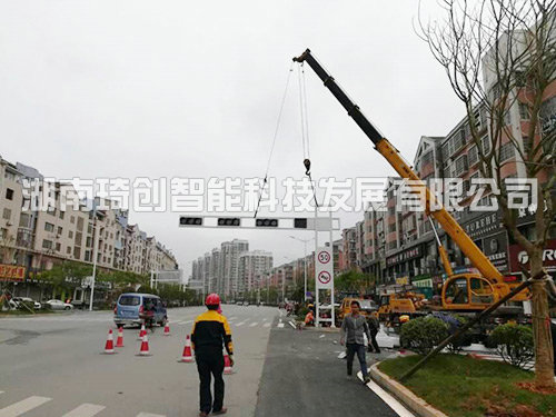 醴泉路信號(hào)燈安裝