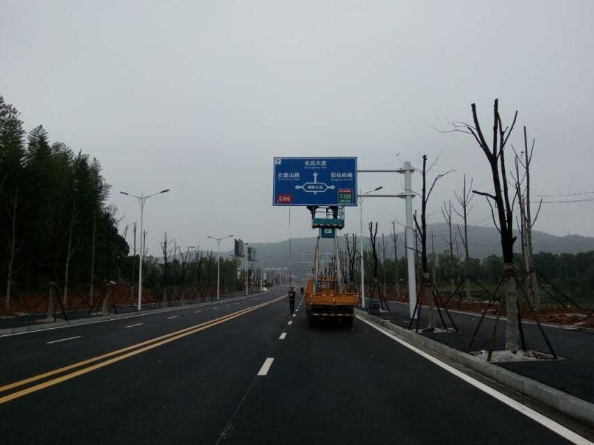 梧桐路指路標(biāo)志安裝